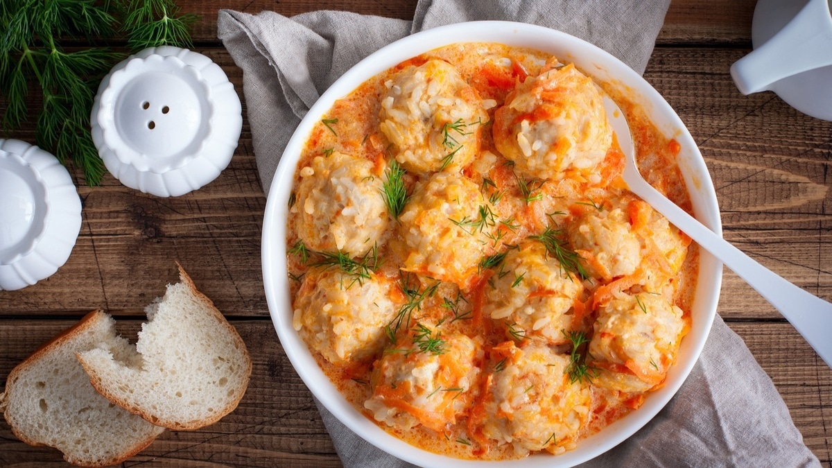 Мясные "ежики" с рисом из детства — в поджарку всегда добавляю необычный "морской" ингредиент Мясные "ежики" с рисом из детства — в поджарку всегда добавляю необычный "морской" ингредиент