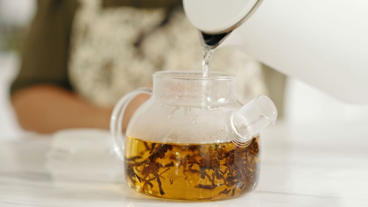 Гастроэнтерологи советуют пить это по утрам вместо кофе: полезно для кишечника