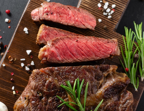 Не режь сразу! Ошибки, которые превращают хороший стейк в "подошву"