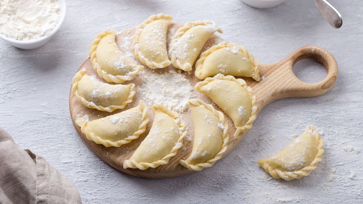 Такое тесто на кипятке для вареников действительно универсально и удается на 10/10: "Этот рецепт я услышала в роддоме"