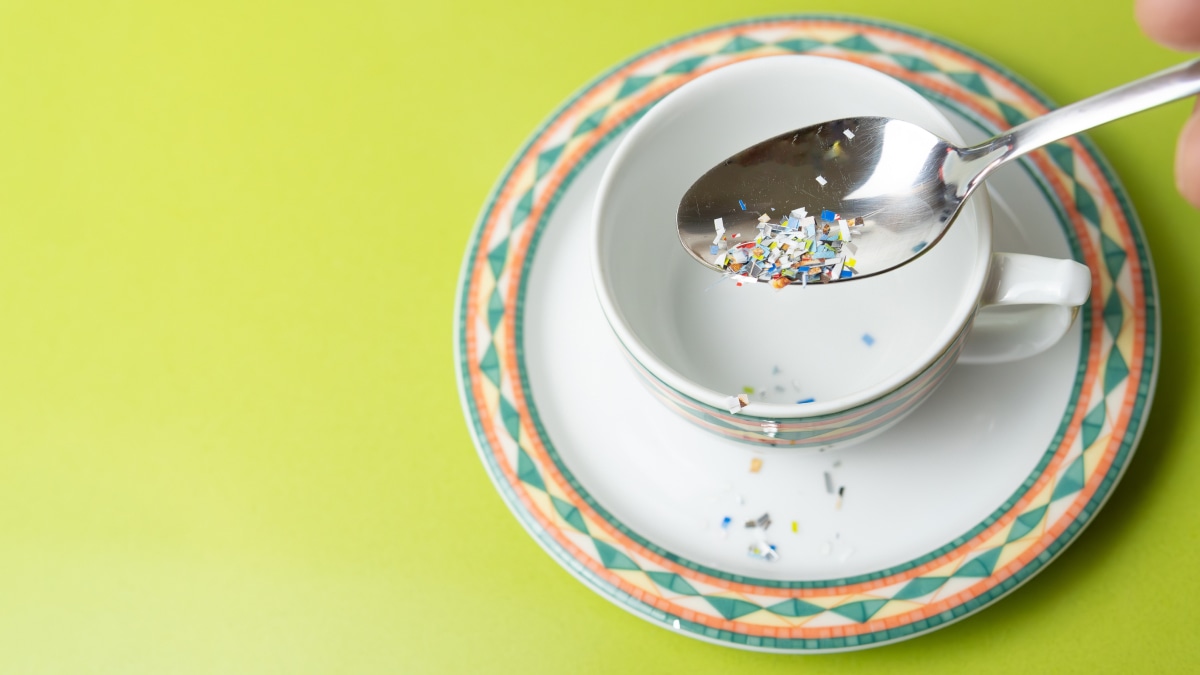 Микропластик атакует: 7 способов уменьшить его в вашем рационе