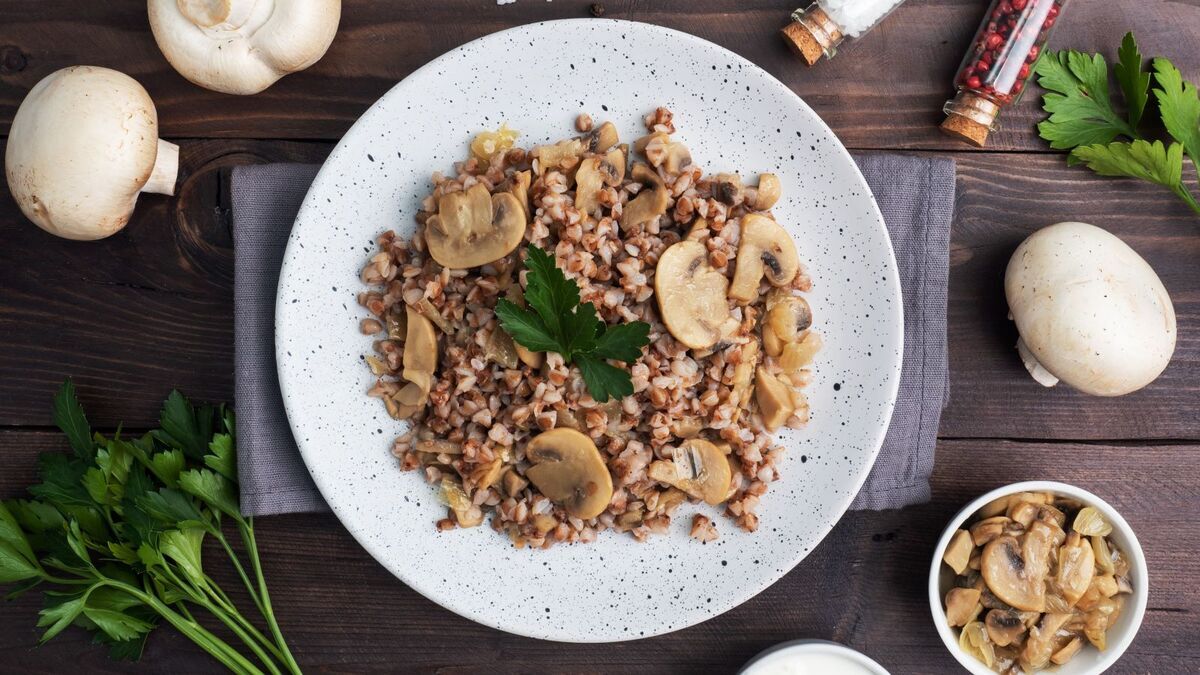 Всегда считала гречку "продуктом для бедных", пока не попробовала готовить ее так: рецепт попросила даже свекровь