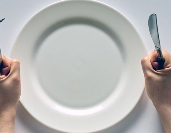 От голодовки после праздников станет только хуже, предупреждает терапевт: "Авария для организма"