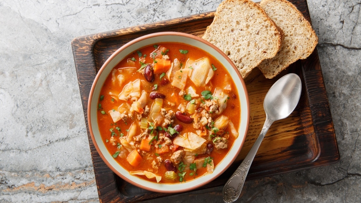 Жалею, что не додумалась добавлять этот ингредиент в щи раньше: теперь суп в "любимчиках" у всей семьи 