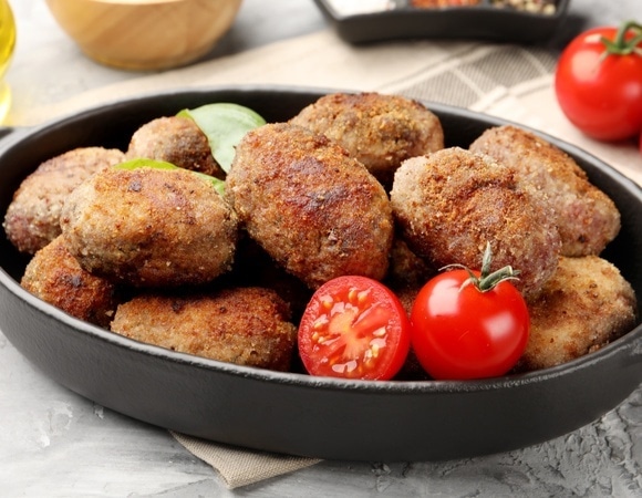 Начала выдерживать фарш в холодильнике — вкус котлет тут же стал другим: этот совет передаю теперь всем