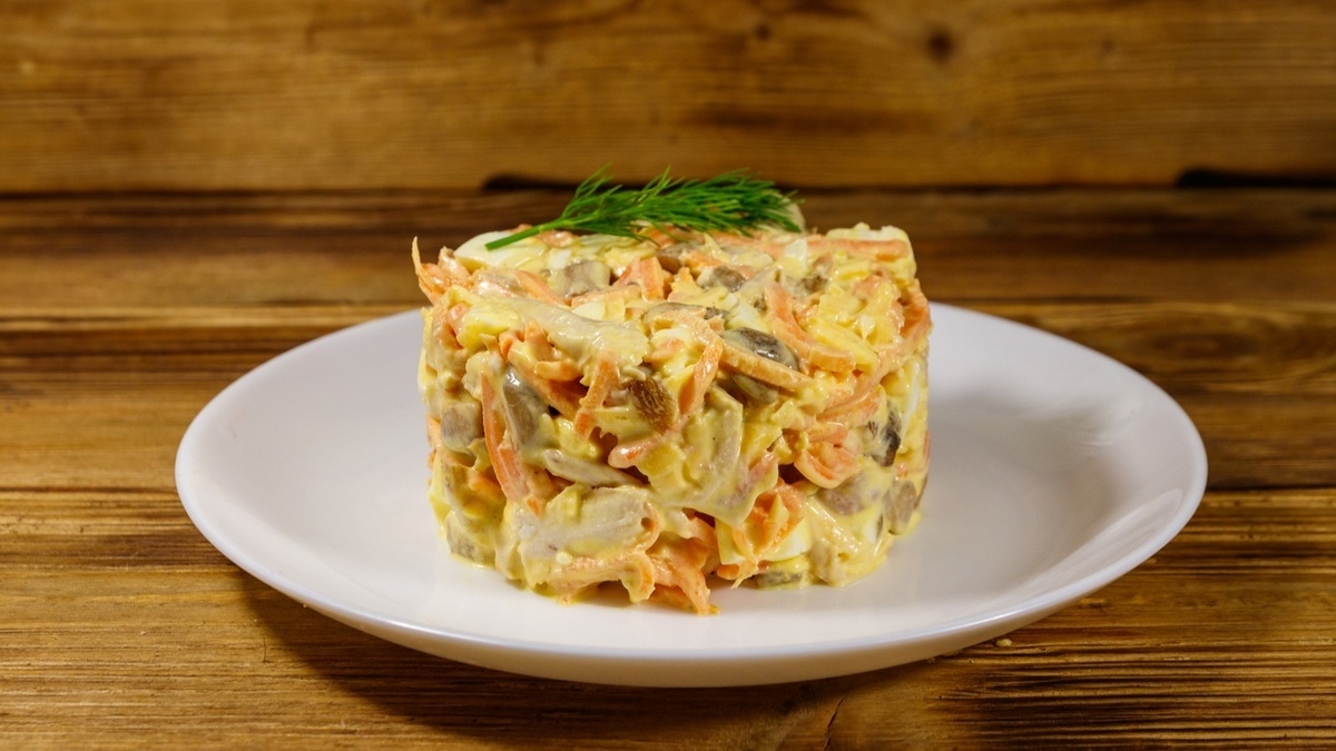 Не знала, как вкусно приготовить печень — начала с этого салата: съели даже те, кто к субпродуктам равнодушен