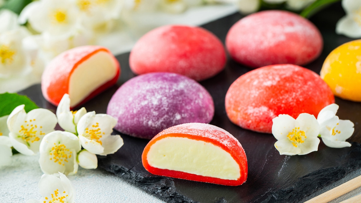 Липкий, упругий, модный: что такое моти и почему его едят по всему миру