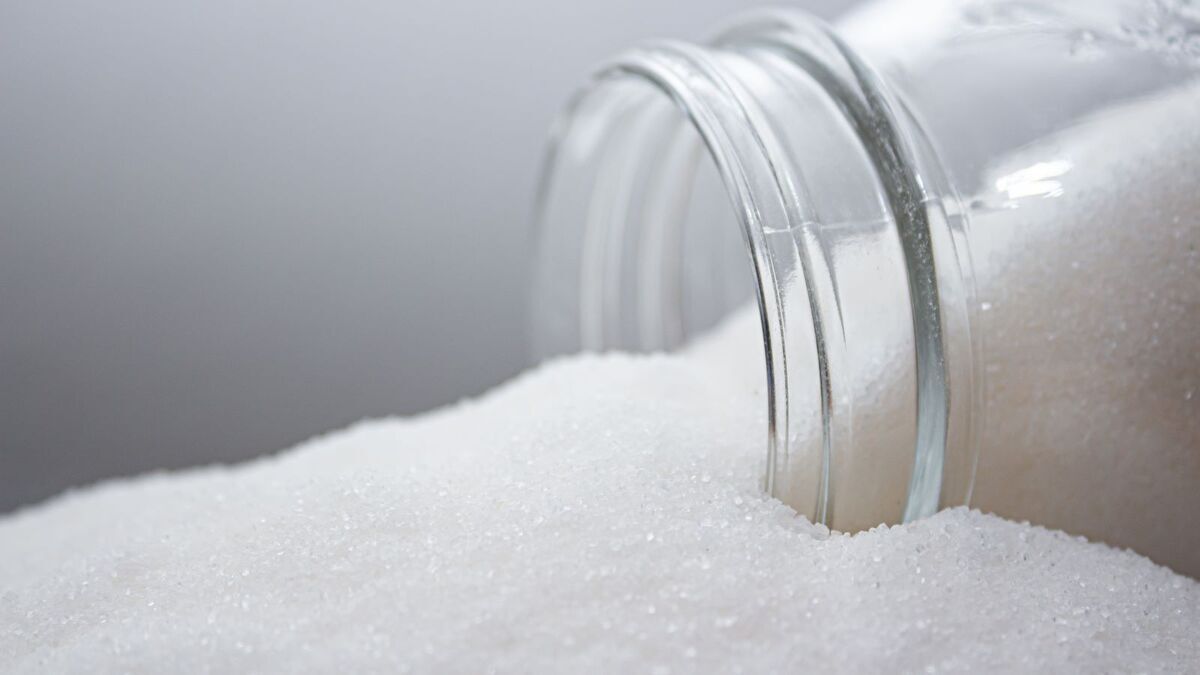 Диетолог развеяла миф о сахаре и скачках глюкозы: "Нормальная реакция организма"