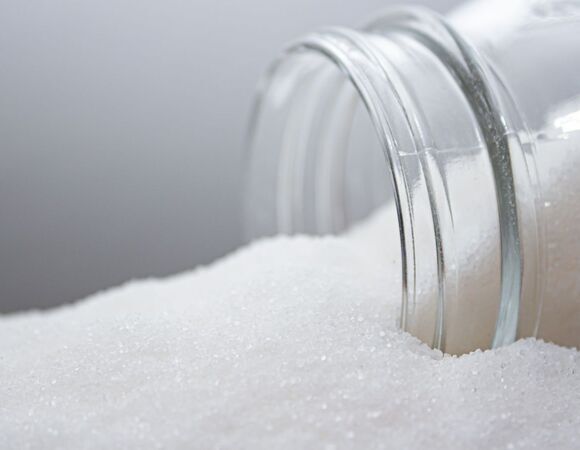 Диетолог развеяла миф о сахаре и скачках глюкозы: "Нормальная реакция организма"