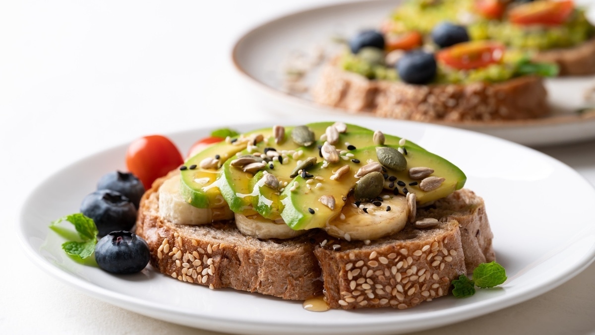 Этот хлеб готовлю в микроволновке, когда лень идти в магазин: засекаю 7 минут — и вкуснее не придумать