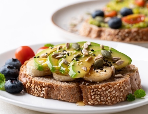 Этот хлеб готовлю в микроволновке, когда лень идти в магазин: засекаю 7 минут — и вкуснее не придумать