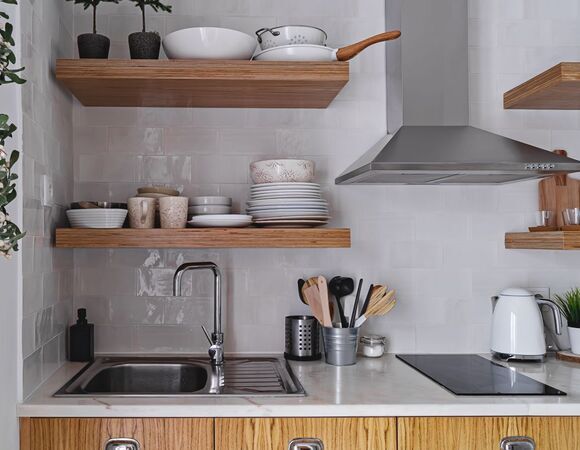 Дизайнер раскрыл, какие тенденции в оформлении кухонь уходят в прошлое и выглядят устаревшими: "Я бы советовал отказаться"