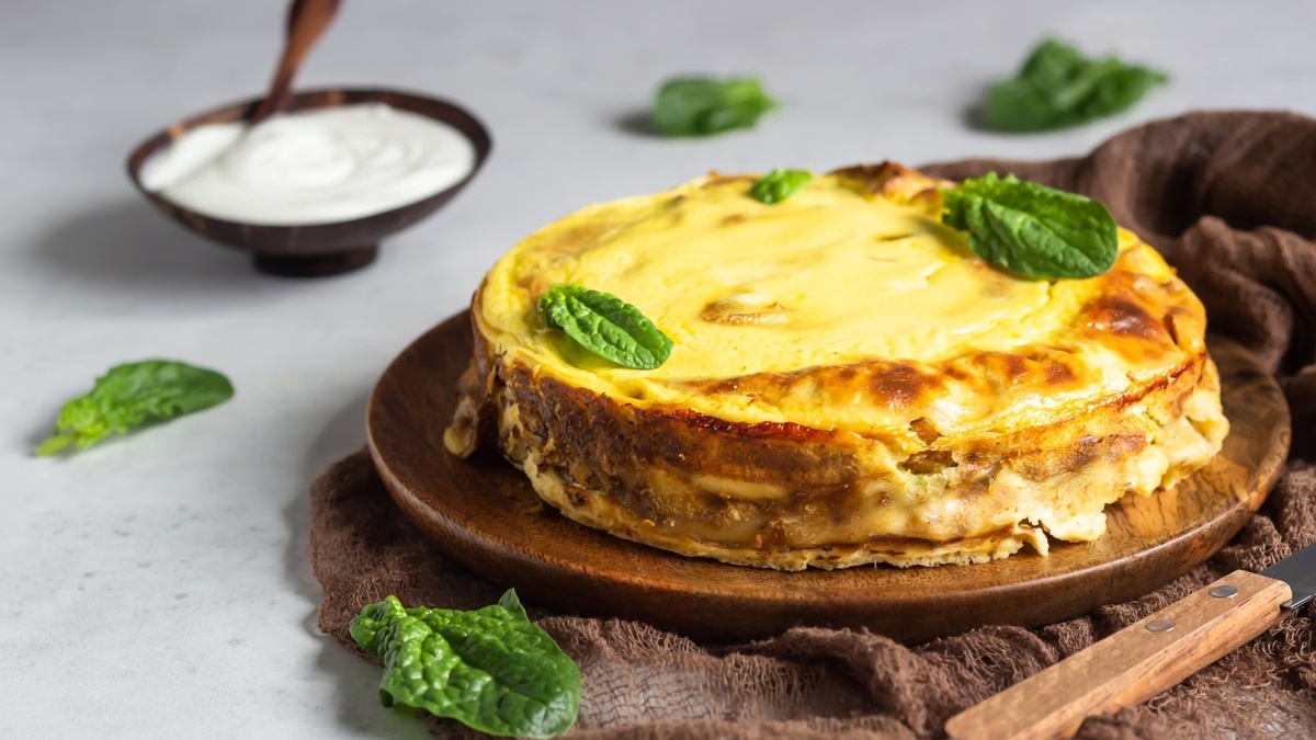 Блины надоели на 3-й день — сделала из них средиземноморский торт: вот и лайфхак к Масленице 