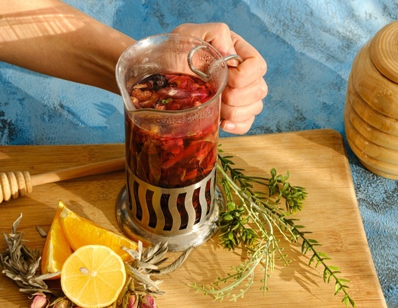 Варю вкуснейший компот из шиповника всю зиму — уже забыла, что раньше любила чай да кофе