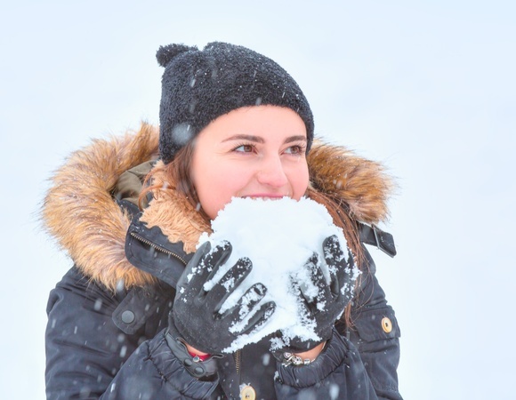 Россиян предупредили, почему даже "чистый" снег есть опасно 