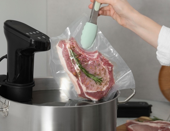 Что такое сувид? Диетолог Комиссарова рассказала, чем этот способ приготовления лучше варки и запекания