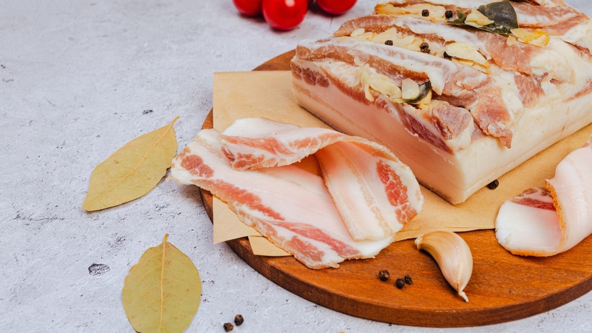 Ели сало неправильно — биолог объяснила, как получить от продукта максимум пользы Ели сало неправильно — биолог объяснила, как получить от продукта максимум пользы