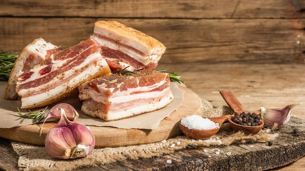 "Переизбыток": нутрициолог назвала главную проблему сала и объяснила, как его правильно есть "Переизбыток": нутрициолог назвала главную проблему сала и объяснила, как его правильно есть