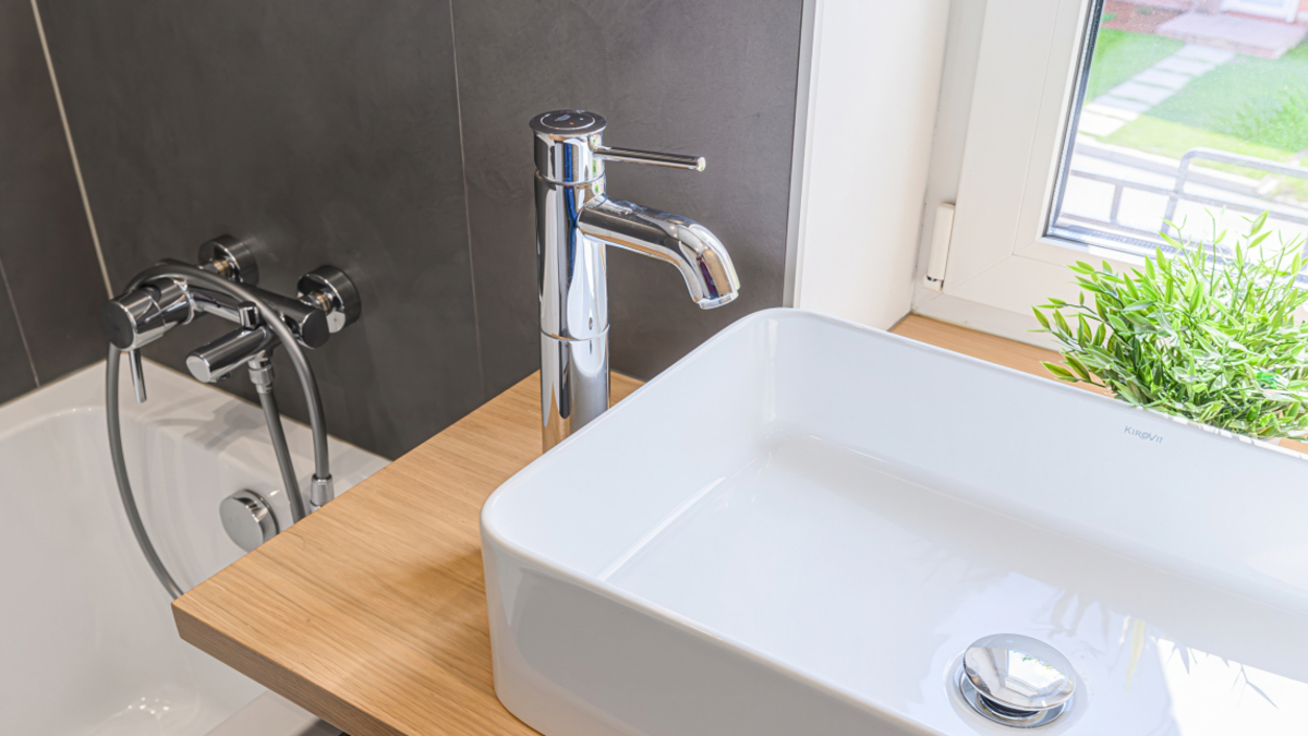 Спасаем ванную: эффективный способ против зеленых и черных пятен на герметике Спасаем ванную: эффективный способ против зеленых и черных пятен на герметике