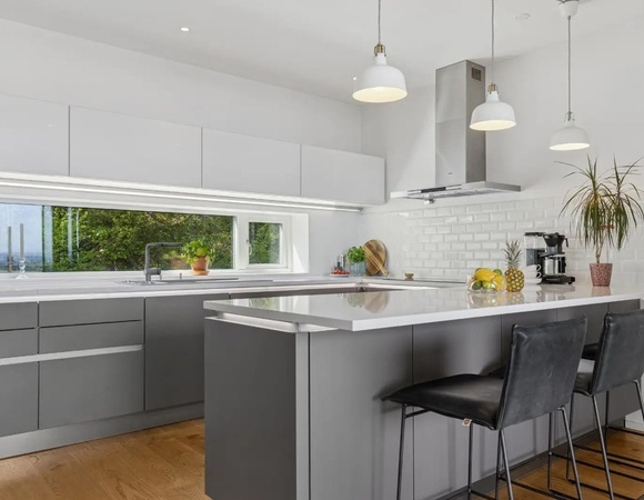 Больше места на старой кухне: найдена планировка столешницы, которая дает больше места для хранения