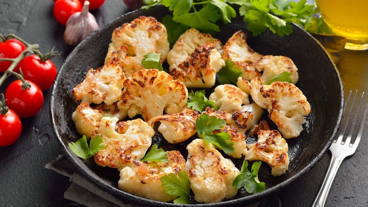 Стало интересно, как шеф-повара готовят цветную капусту, чтобы ее ели с удовольствием — их совет меня покорил Стало интересно, как шеф-повара готовят цветную капусту, чтобы ее ели с удовольствием — их совет меня покорил