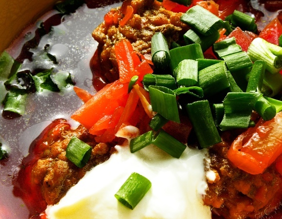 Когда нет времени варить мясо, готовлю этот сытнейший борщ с фрикадельками — и никто не замечает подмены