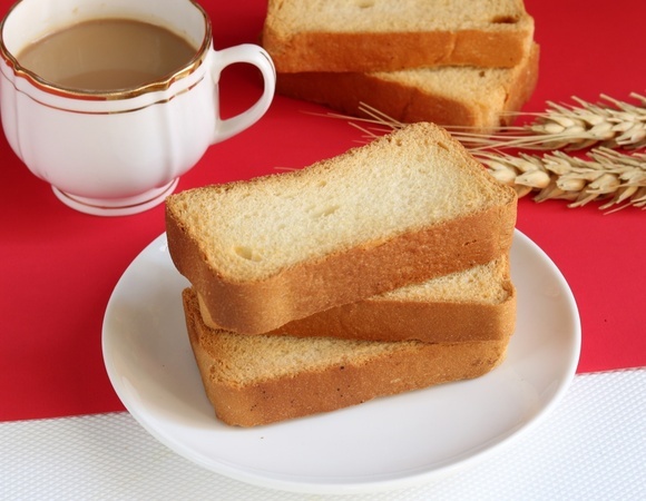Пеку мягкий, как облачко, тостовый хлеб дома — не крошится и не черствеет на следующий день