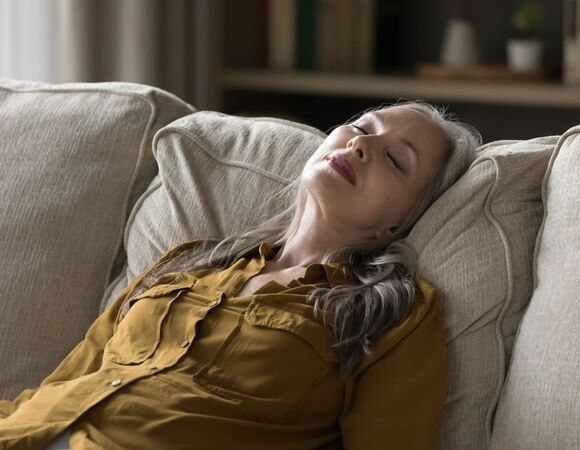 "И падения, и псевдодеменция": сомнолог Бузунов предупредил, чем опасна любимая привычка многих пенсионеров