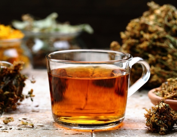 Правда ли, что травяные чаи "сажают" почки? Нутрициолог заявила, что риск есть