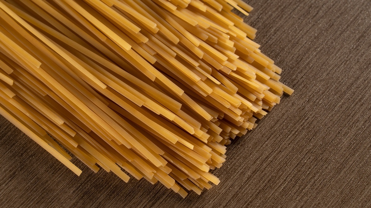 Как приготовить пасту из недорогих макарон, чтобы она не разваливалась: шеф-повар посоветовал отказаться от масла и засекать время 