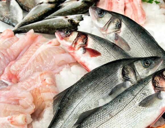 Экологично, экономично, продляет срок хранения: российские ученые придумали, что делать с рыбными отходами