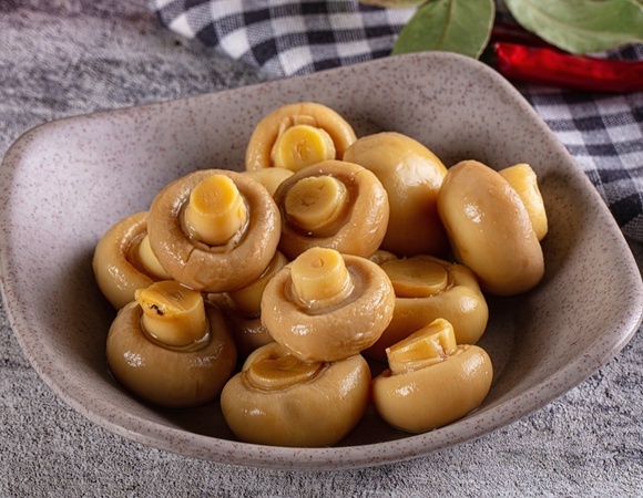 Хочется грибочков? Хрустящие маринованные шампиньоны делаю максимум 10 минут: исчезают со стола еще быстрее