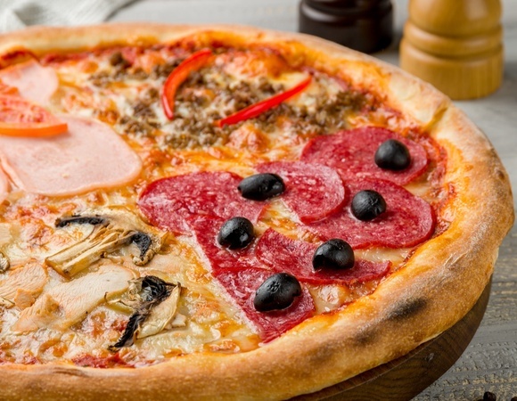 Устала угадывать, кто что не ест, но пицца с этой начинкой устроила всех приверед: это ли не чудо?