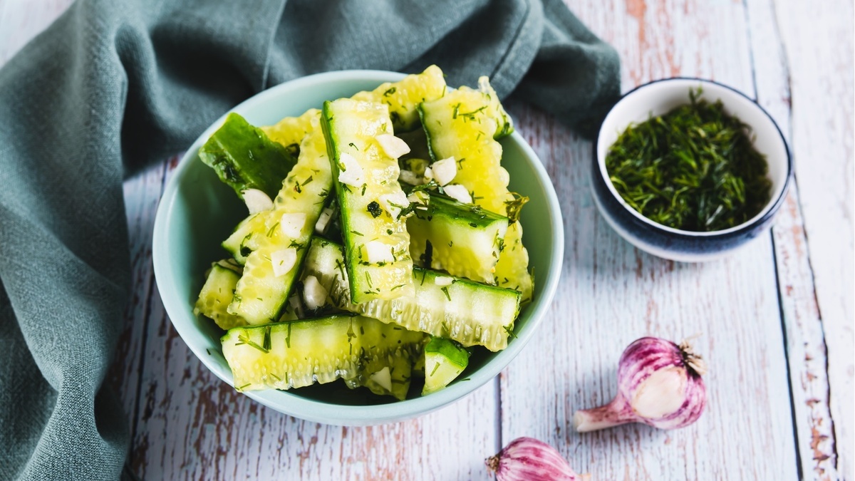 Готовлю освежающее "кимчи" за 1–2 часа вместо недели — попробуйте с огурцами и улетите от восторга! 