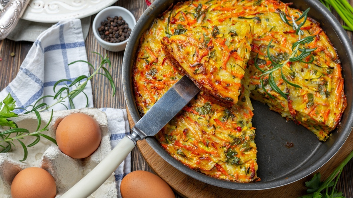 Один ингредиент изменил яичницу до неузнаваемости — уже 2 недели готовлю ее и останавливаться не планирую 