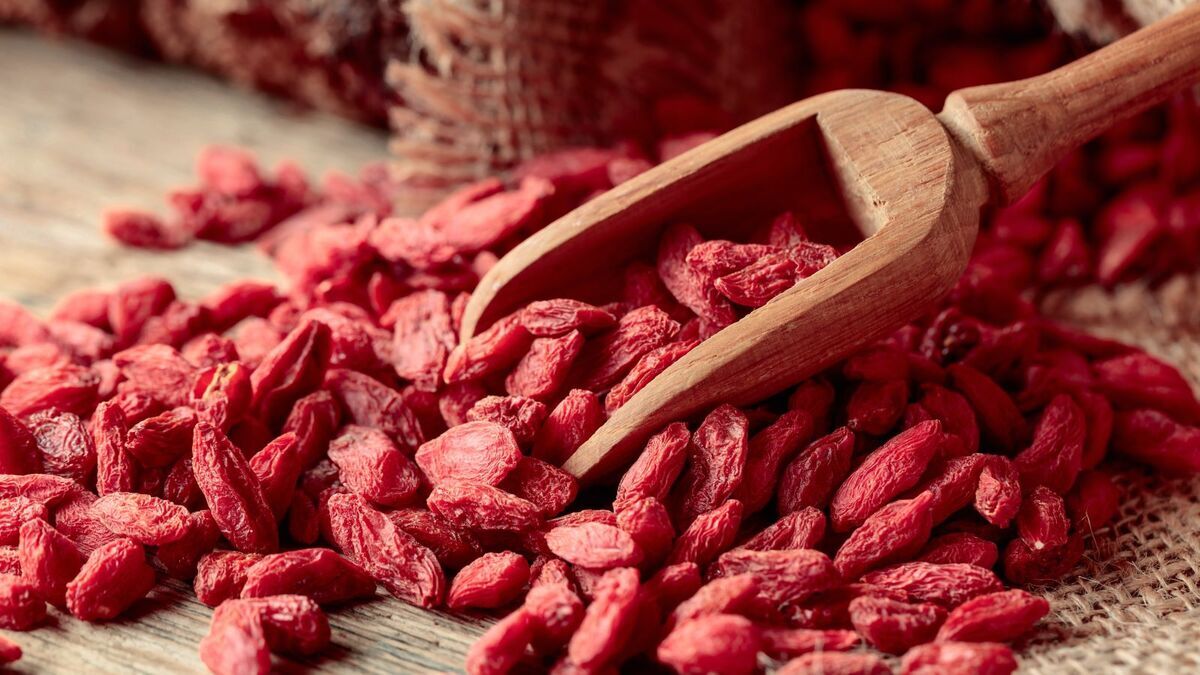 Тратила деньги на "суперфуды", пока диетолог не подсказала мне бюджетные замены: наши привычные продукты даже лучше! 