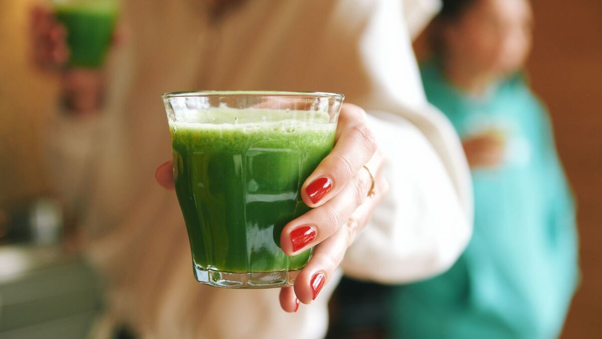 Думала, что худею, а на деле гроблю кишечник: диетолог раскритиковала модный "похудательный" смузи из Сети — "Издевательство!"
