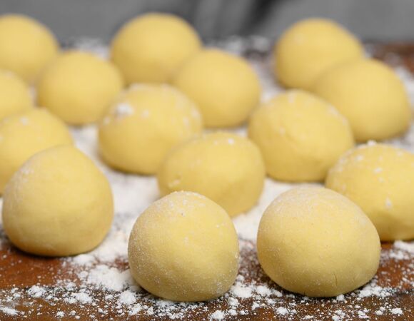 Взяла сырую картошку и в момент сделала обалденную закуску для компании — белорусские цыбрики: фри отдыхает!