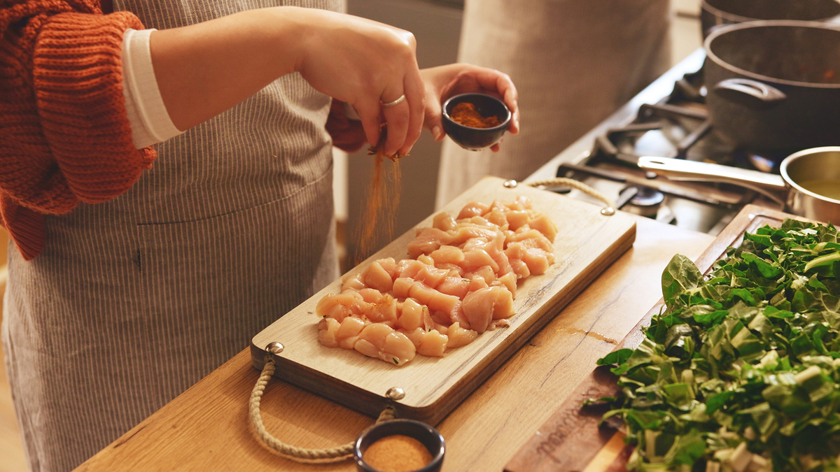 Что приготовить из курицы — 3 проверенных рецепта от шеф-поваров московских ресторанов Что приготовить из курицы — 3 проверенных рецепта от шеф-поваров московских ресторанов