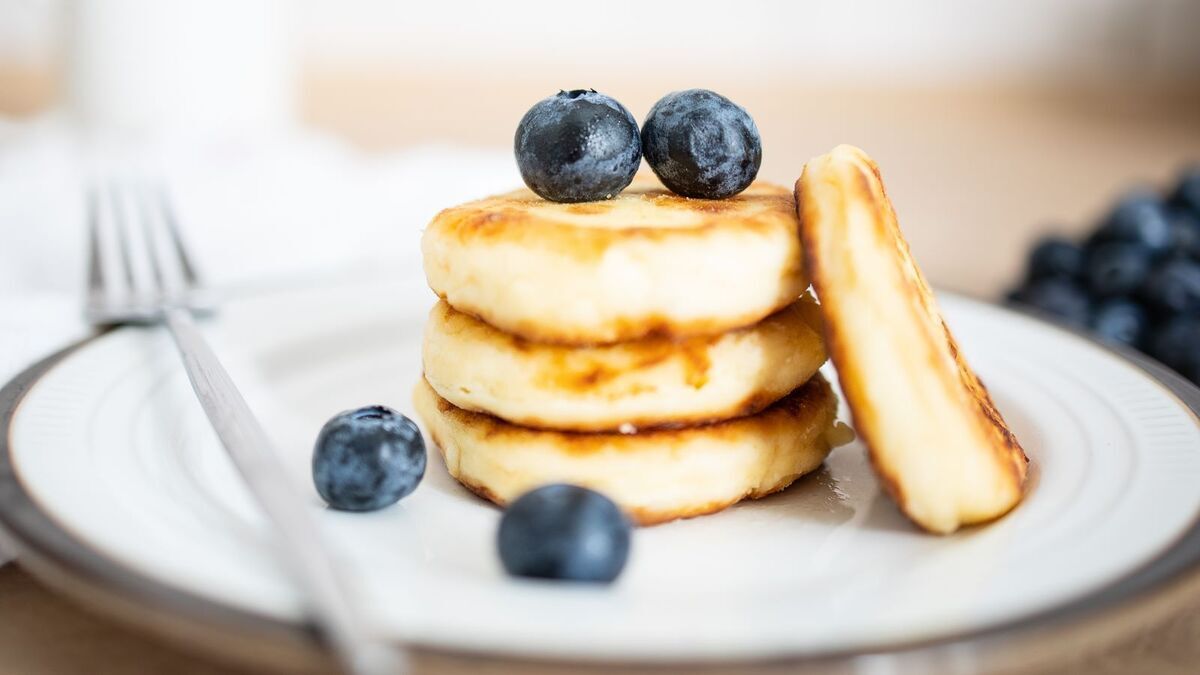 Яркие краски и необычный вкус: отмечаем 28 января День черничных оладий Яркие краски и необычный вкус: отмечаем 28 января День черничных оладий
