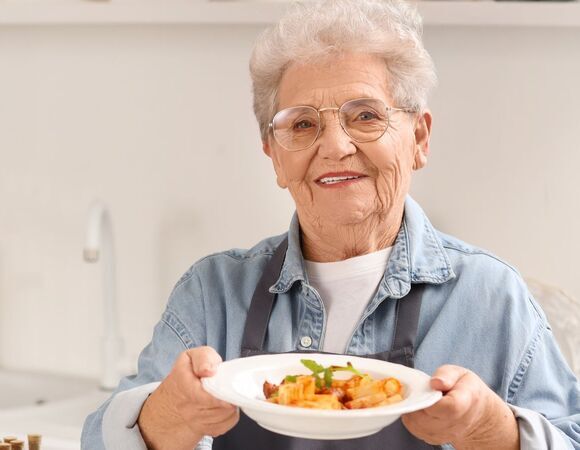 Ухудшает работу мозга пожилых: вместо памяти и внимания только поврежденные сосуды и риск Альцгеймера