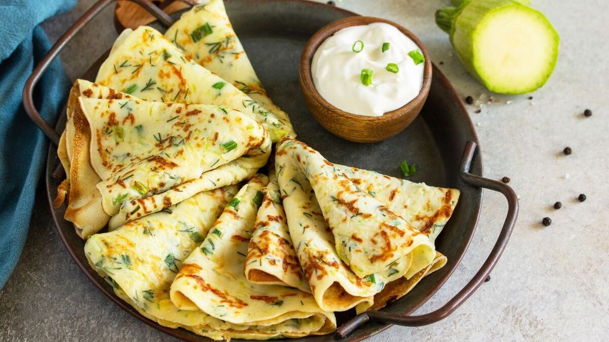 Шеф-повар поделилась лайфхаками для блинов с припеком и перечислила 5 видов начинок: "Универсальное блюдо!"