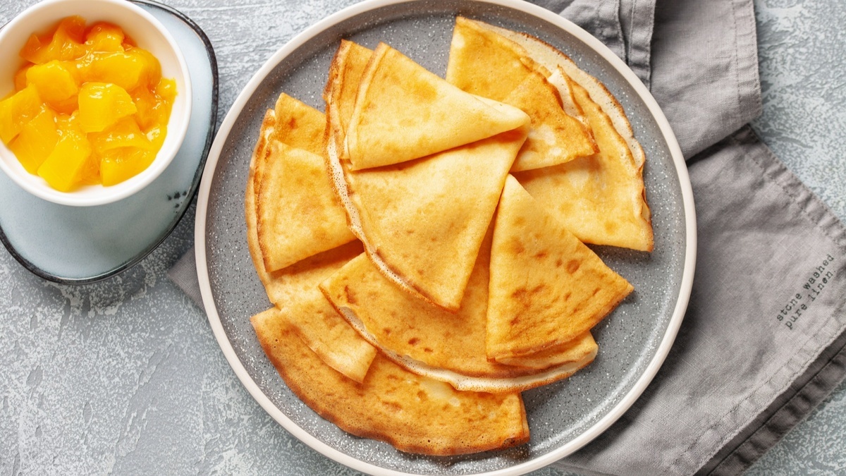 Не получаются ни тонкими, ни вкусными: шеф-повар обозначила грубые ошибки в приготовлении блинов 