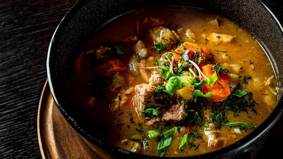 Готовим любимый суп Бисмарка: эта густая немецкая похлебка прибавит сил, чтобы пережить новую волну морозов