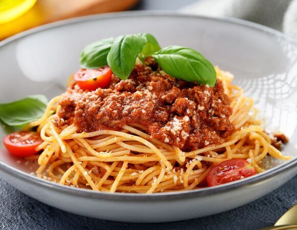 Беру фарш, помидоры и спагетти и за полчаса получаю ужин, от которого все без ума