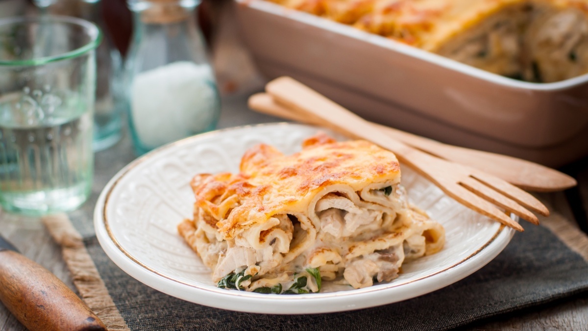 Пеку блины — собираю пирог: на Масленицу все гости у нас, потому что на столе такое чудо Пеку блины — собираю пирог: на Масленицу все гости у нас, потому что на столе такое чудо