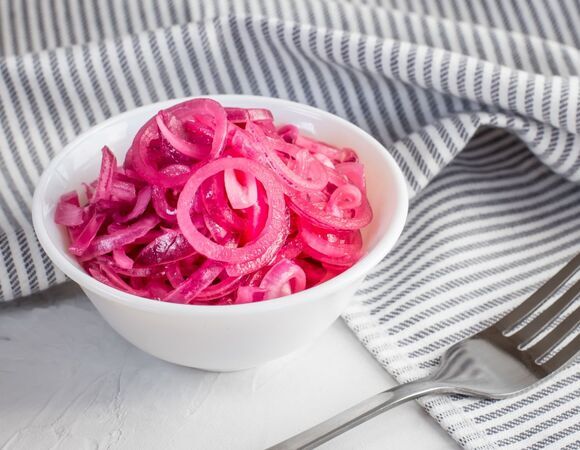 Замариновала лук к мясу — получилось вкуснее самого шашлыка: теперь делаю каждый день!