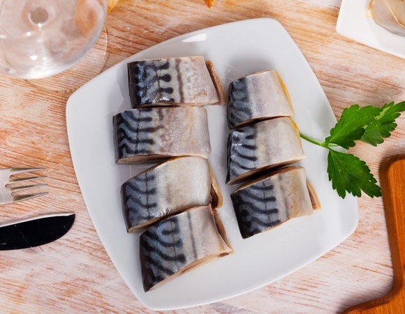 Всего 30 граммов в день: россиянам сказали, какая рыба помогает снизить холестерин