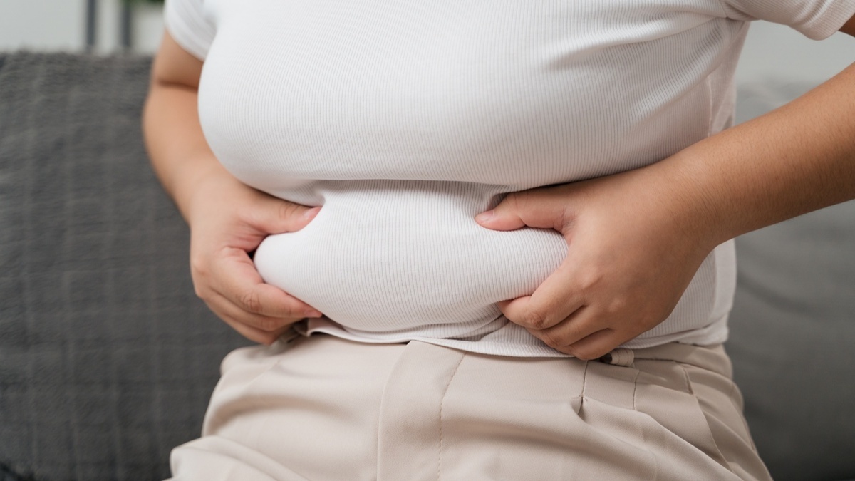 Почему жир на животе уходит последним — врач подсказала, как от него избавиться: "Без магии, но с терпением"