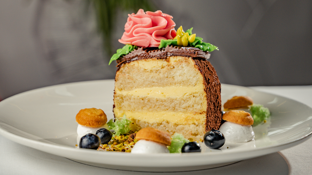 Как приготовить тот самый торт "Сказка" — рецепт советского десерта от шеф-кондитера Как приготовить тот самый торт "Сказка" — рецепт советского десерта от шеф-кондитера